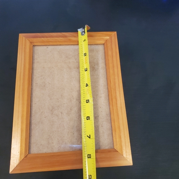 4 picture frames - Picture 4 of 4